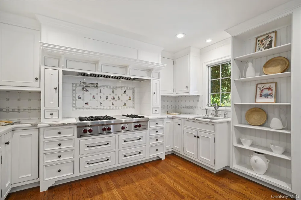 6 Round House Court Bedford, NY 10506