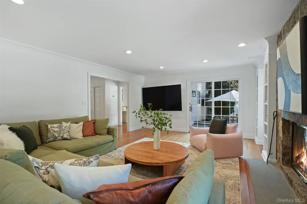 6 Round House Court Bedford, NY 10506