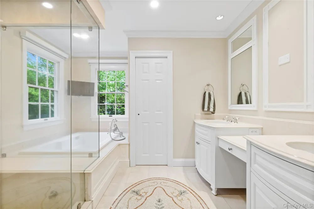 6 Round House Court Bedford, NY 10506