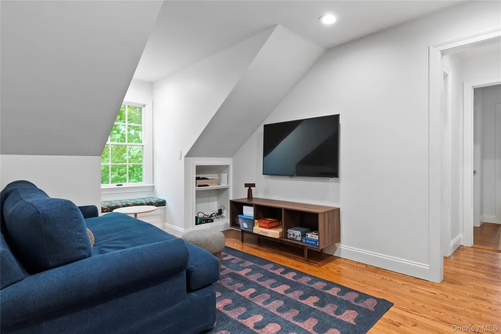 6 Round House Court Bedford, NY 10506