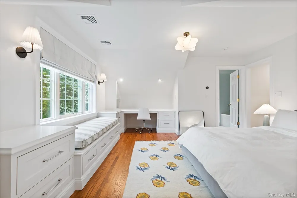 6 Round House Court Bedford, NY 10506