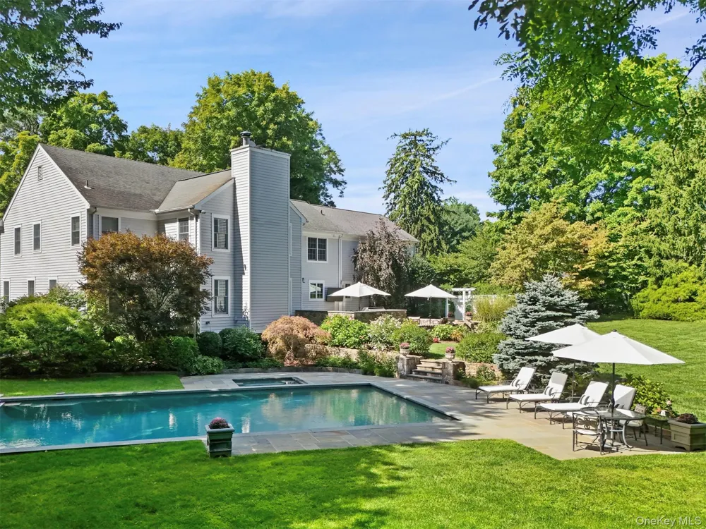 6 Round House Court Bedford, NY 10506