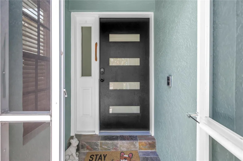 1074 SANABEL COURT NE St Petersburg, FL 33702