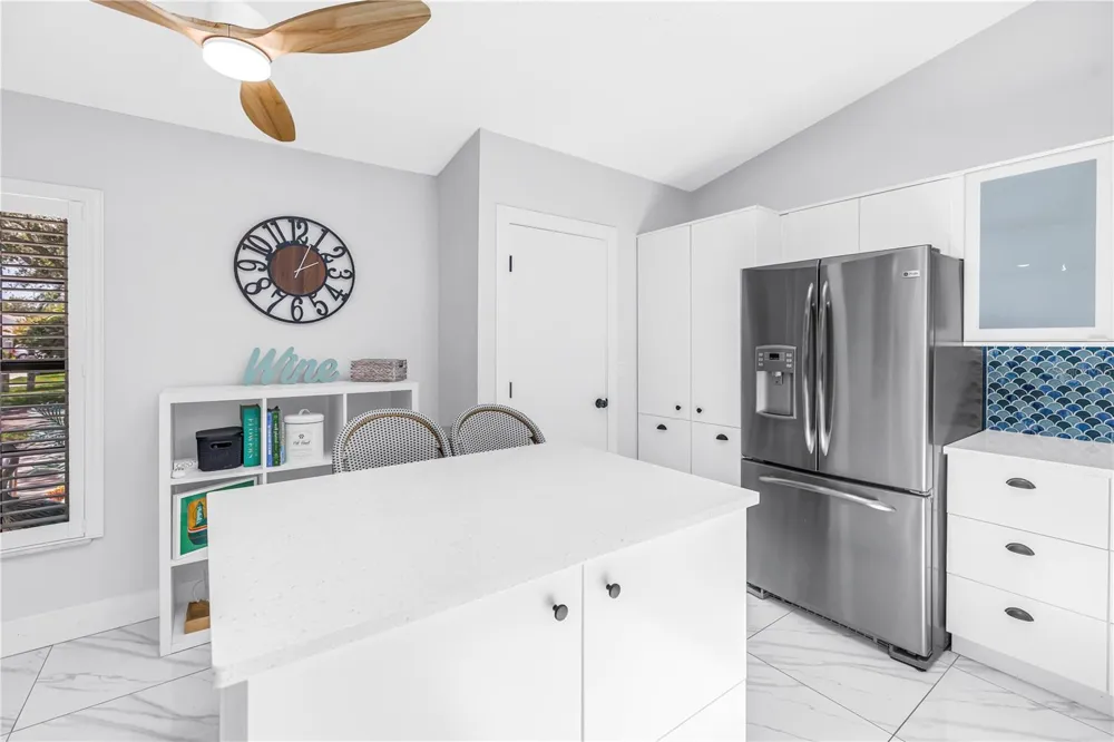 1074 SANABEL COURT NE St Petersburg, FL 33702