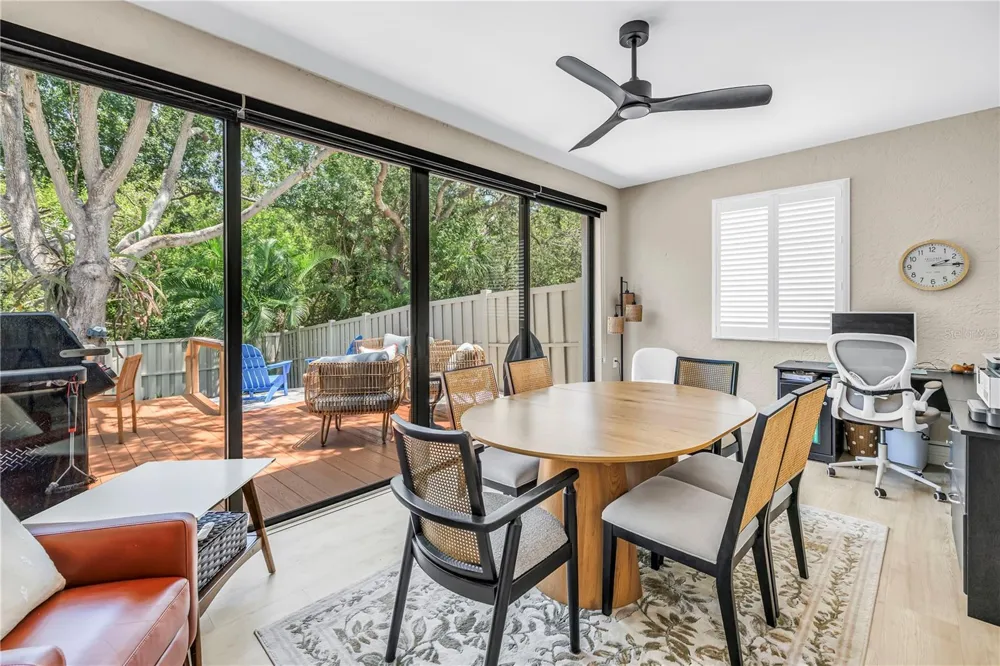 1074 SANABEL COURT NE St Petersburg, FL 33702