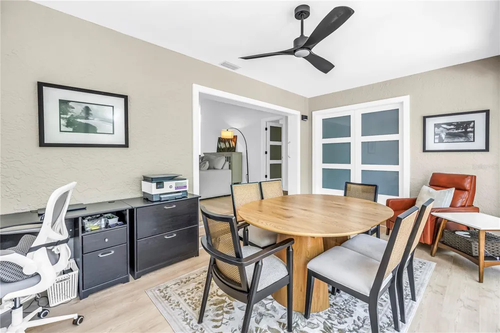 1074 SANABEL COURT NE St Petersburg, FL 33702