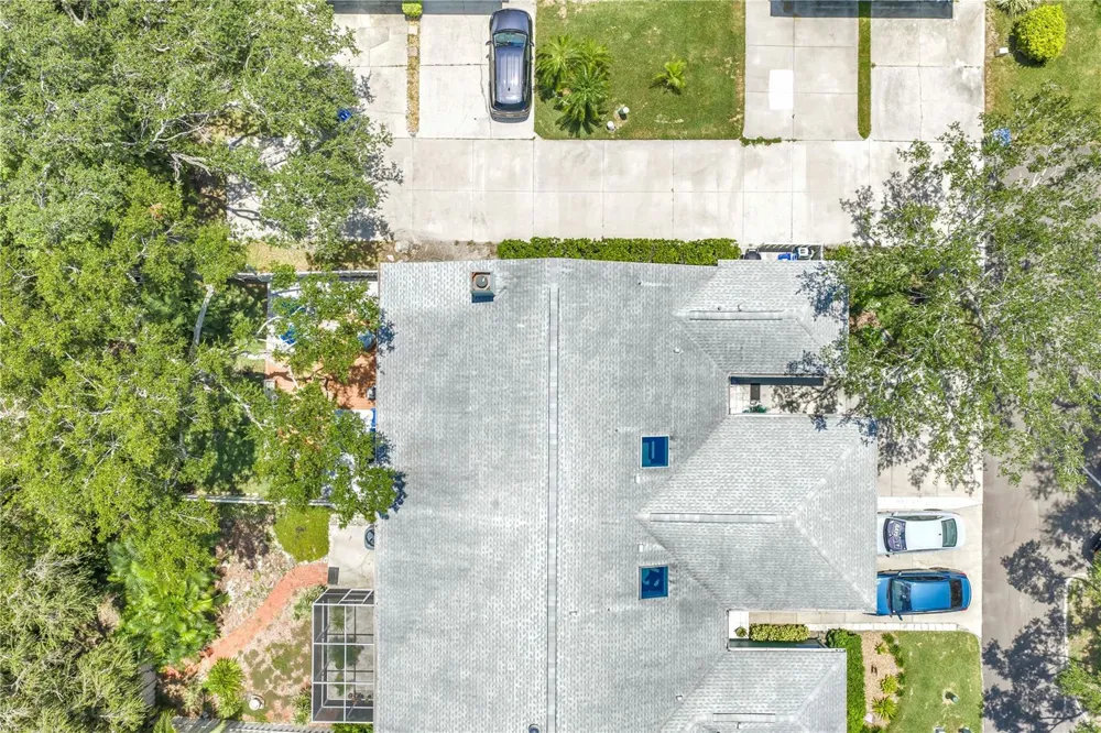 1074 SANABEL COURT NE St Petersburg, FL 33702
