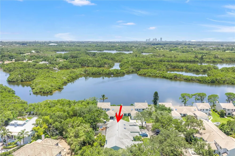 1074 SANABEL COURT NE St Petersburg, FL 33702