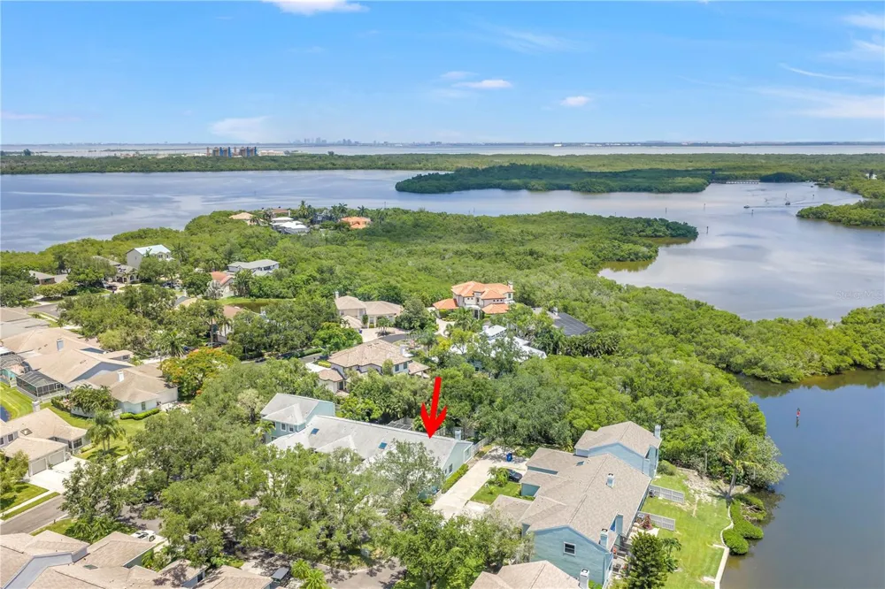 1074 SANABEL COURT NE St Petersburg, FL 33702
