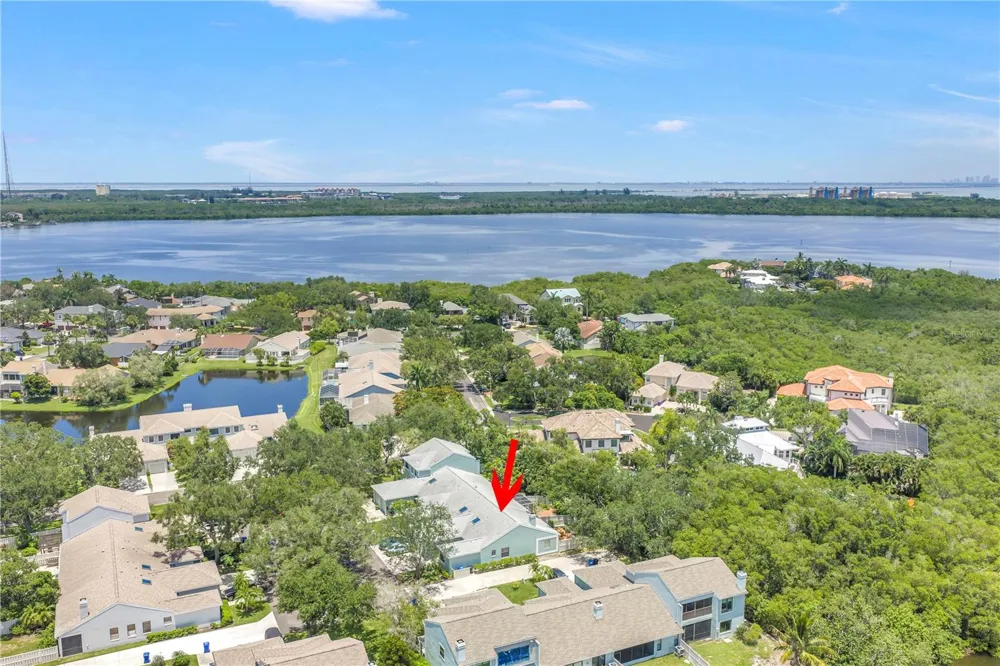 1074 SANABEL COURT NE St Petersburg, FL 33702