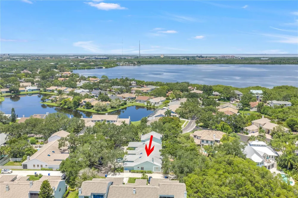 1074 SANABEL COURT NE St Petersburg, FL 33702