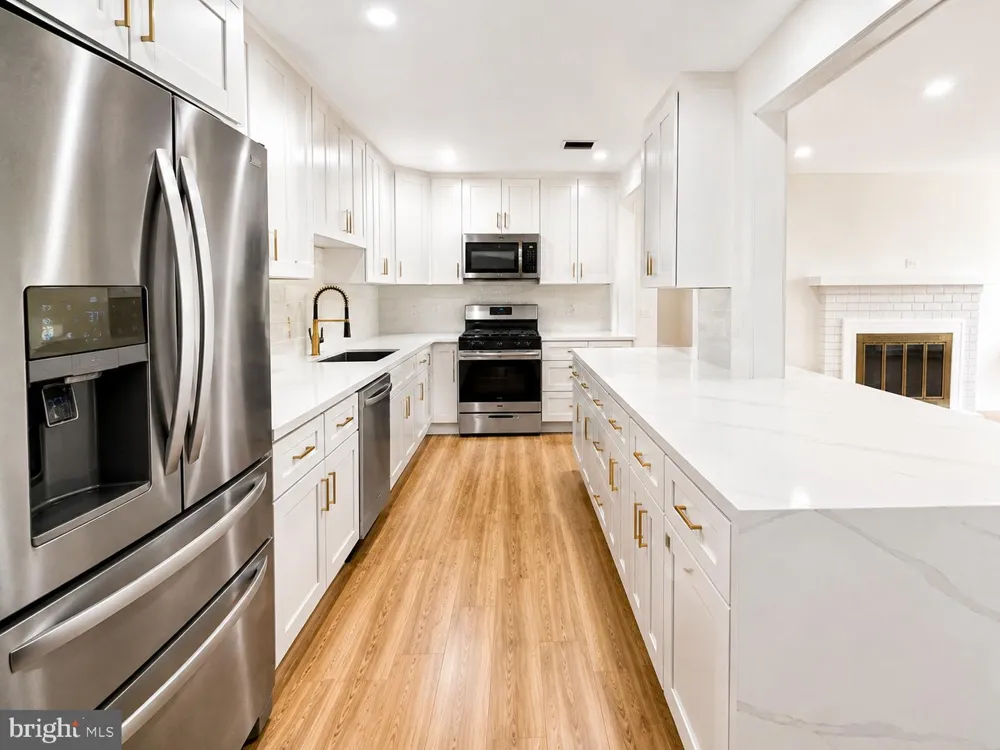 6405 INWOOD DRIVE Springfield, VA 22150