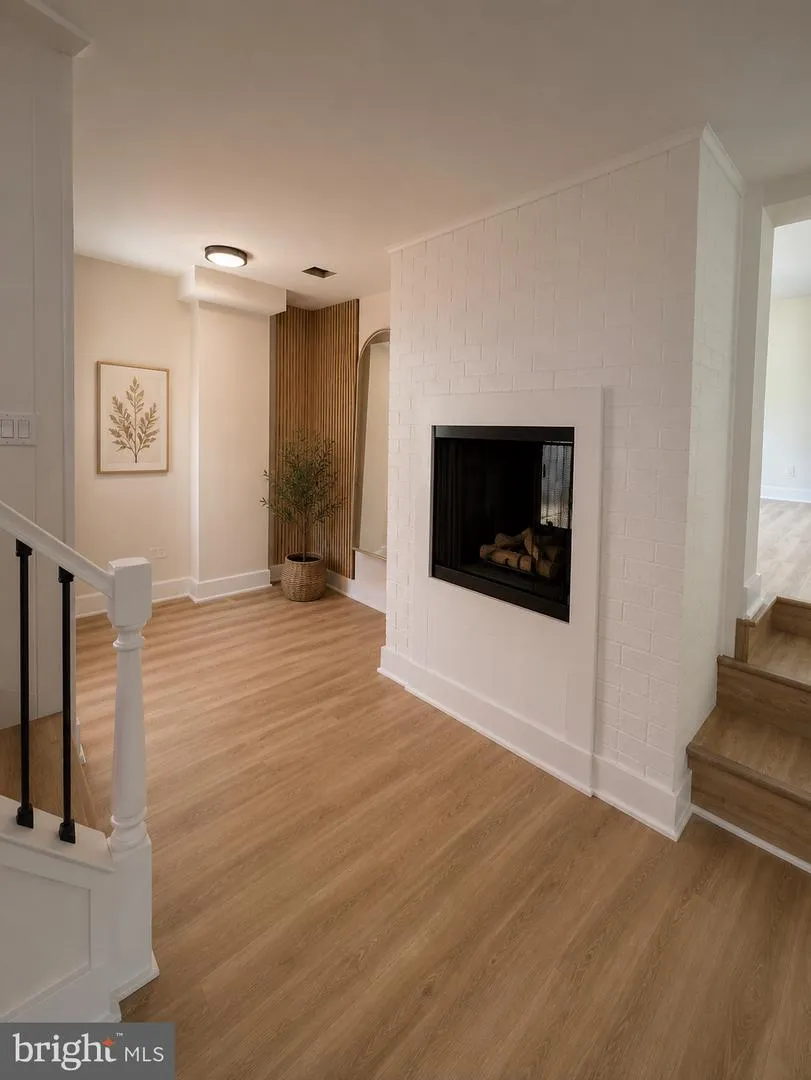 6405 INWOOD DRIVE Springfield, VA 22150