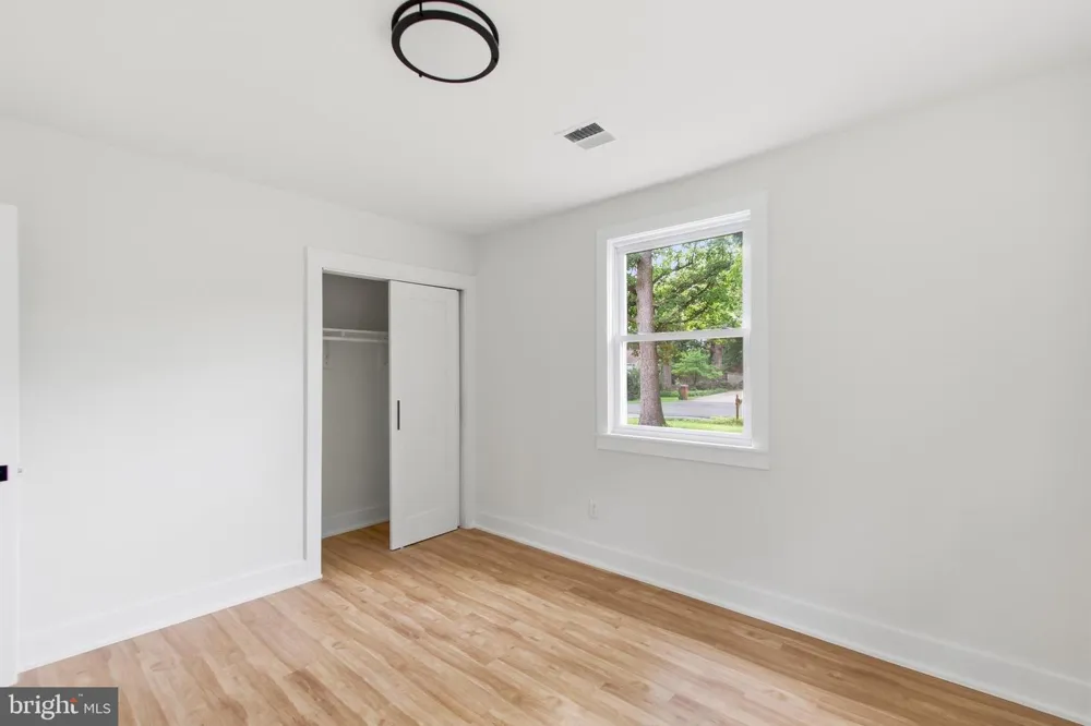 6405 INWOOD DRIVE Springfield, VA 22150