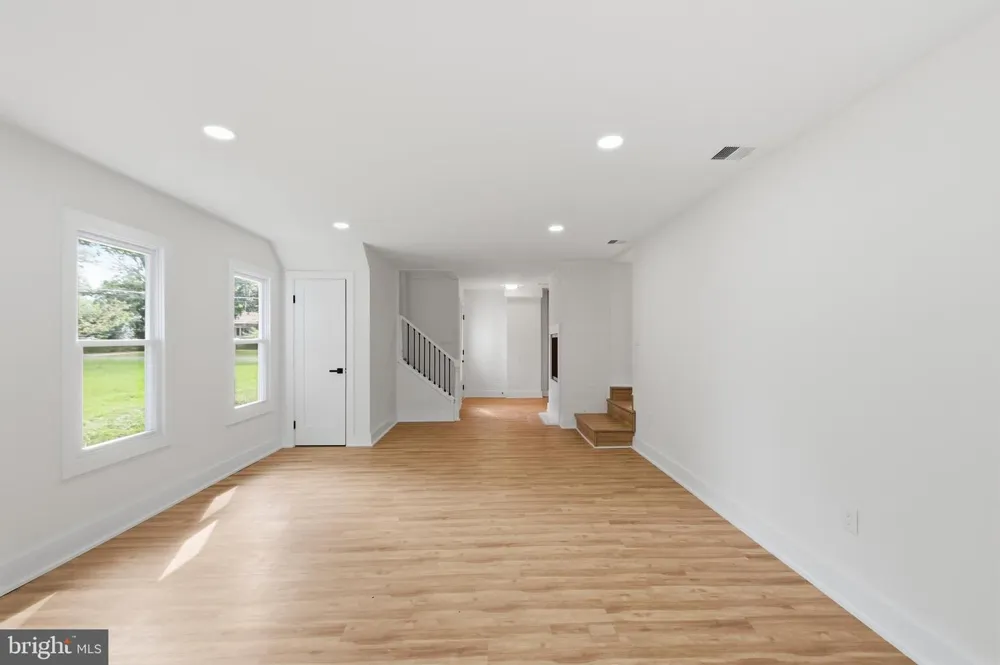 6405 INWOOD DRIVE Springfield, VA 22150