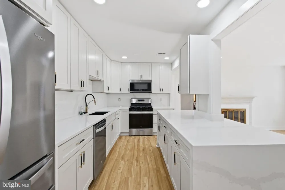 6405 INWOOD DRIVE Springfield, VA 22150