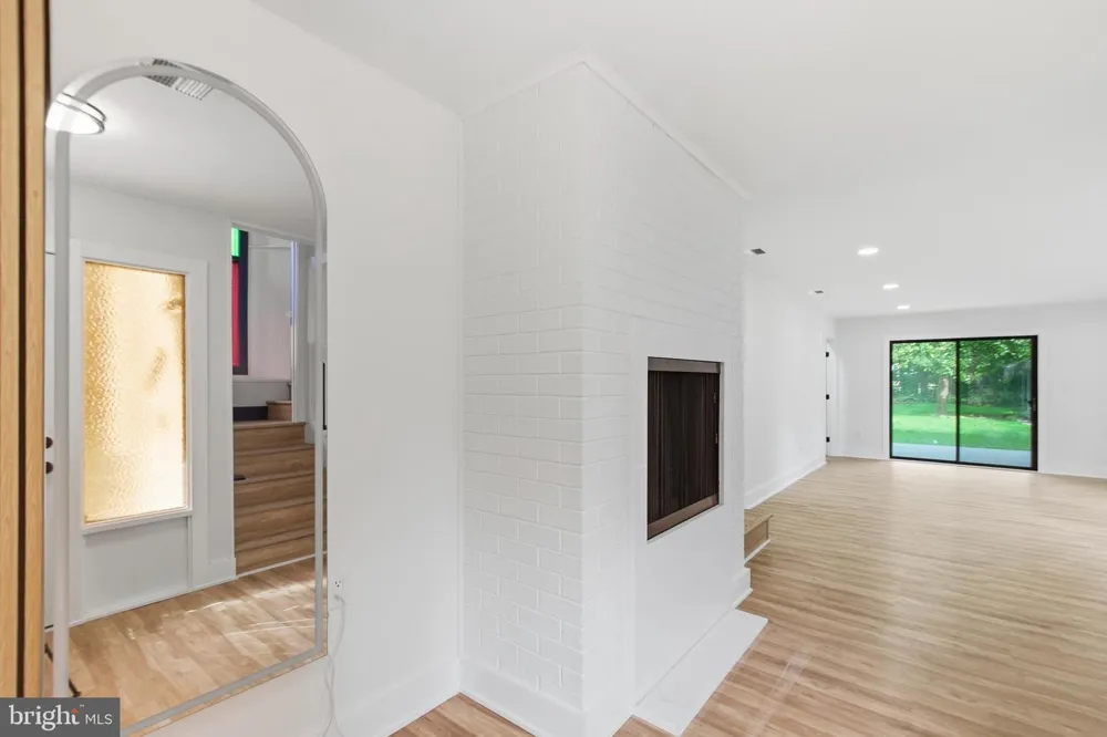 6405 INWOOD DRIVE Springfield, VA 22150