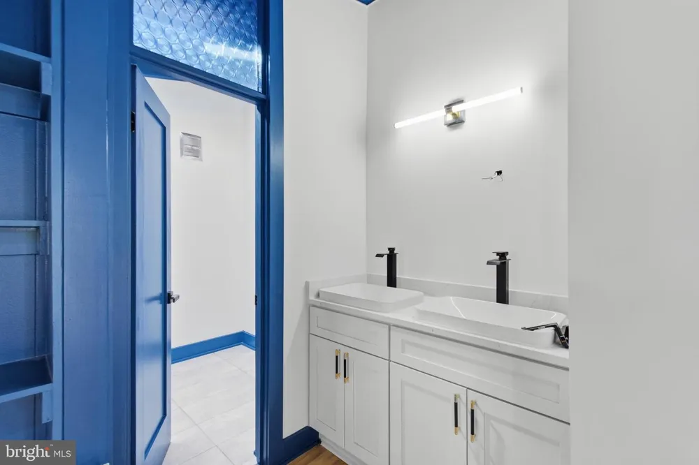 6405 INWOOD DRIVE Springfield, VA 22150