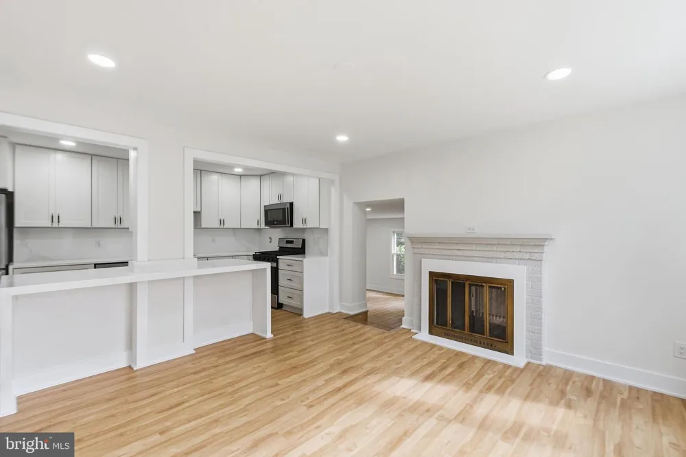 6405 INWOOD DRIVE Springfield, VA 22150