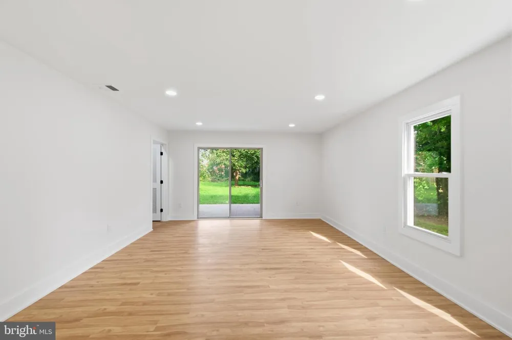 6405 INWOOD DRIVE Springfield, VA 22150