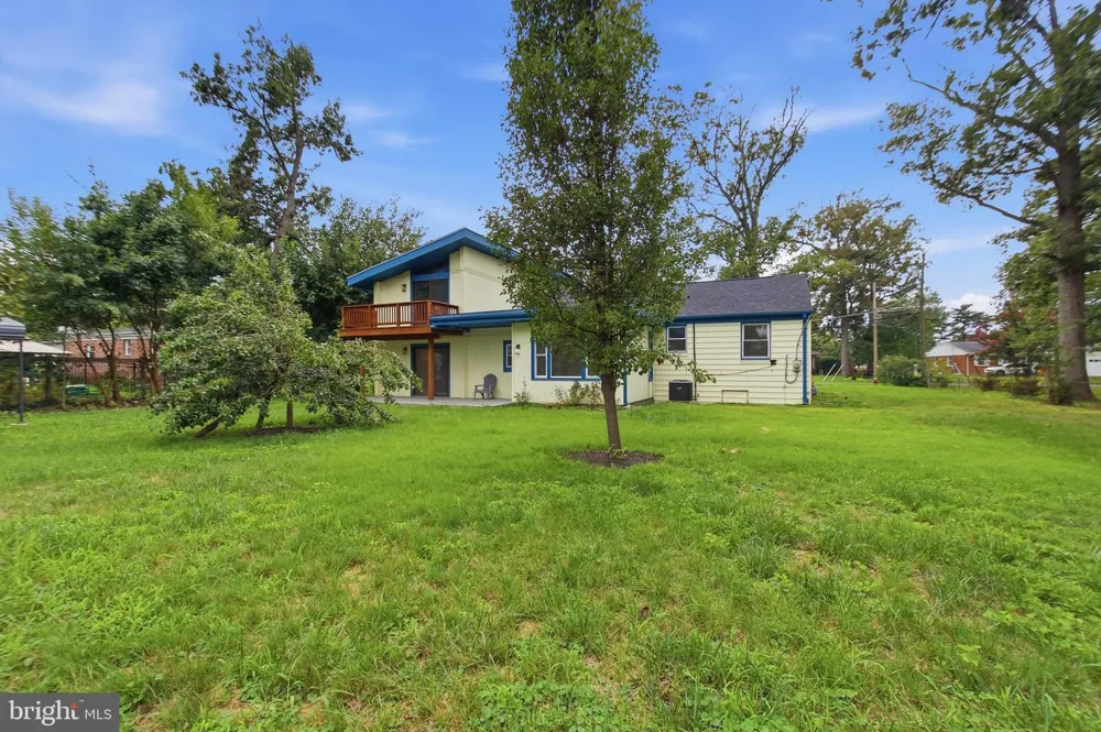 6405 INWOOD DRIVE Springfield, VA 22150