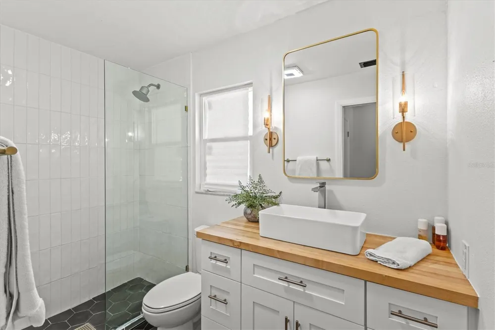 2923 CONCORD STREET Sarasota, FL 34231