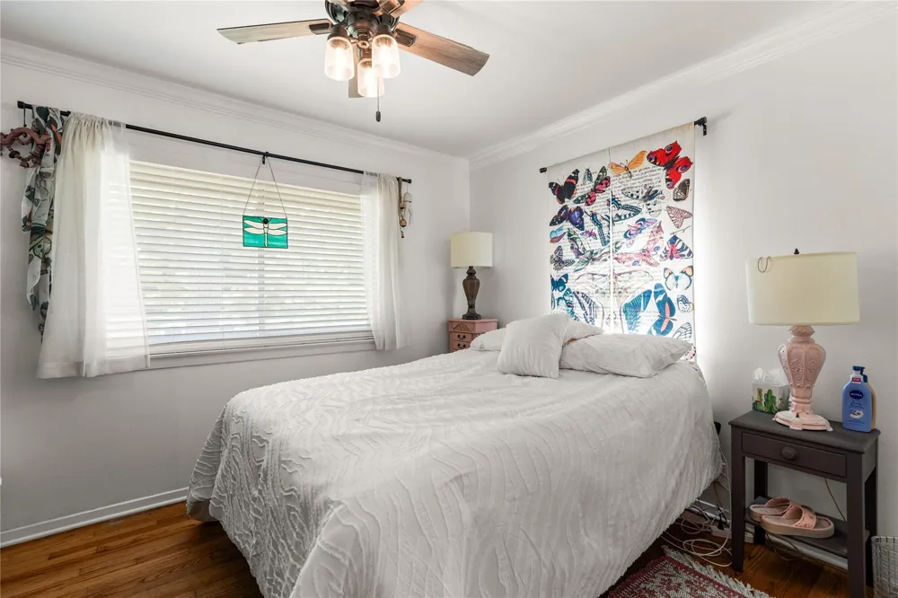 5831 Burr Oak Drive Houston, TX 77092