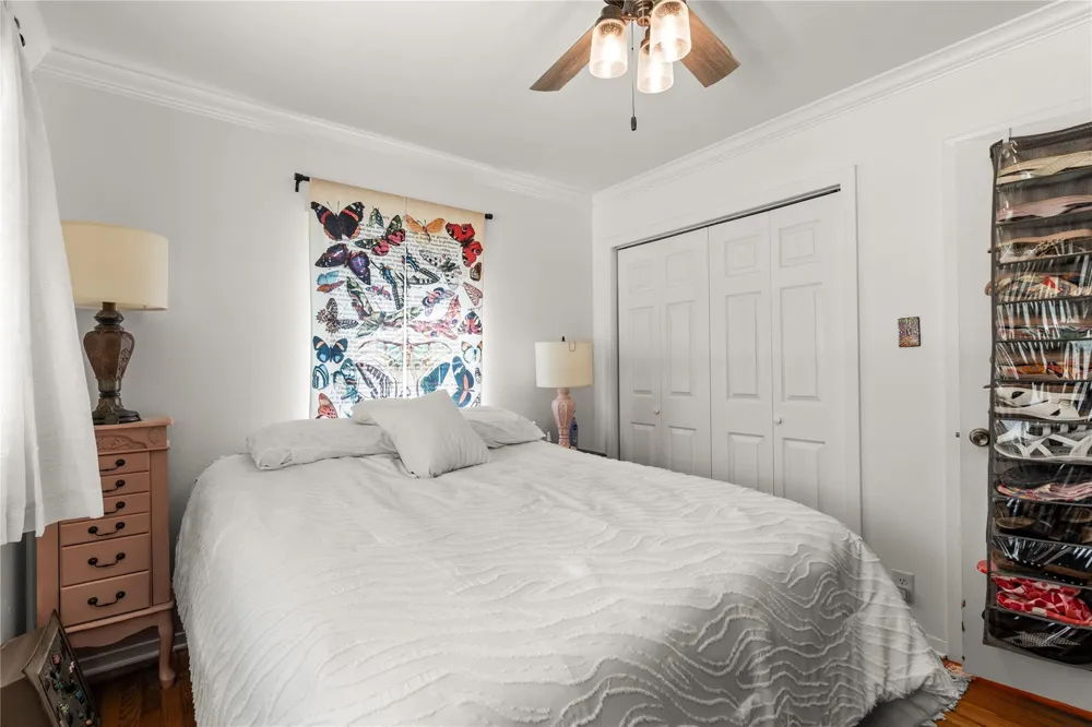 5831 Burr Oak Drive Houston, TX 77092