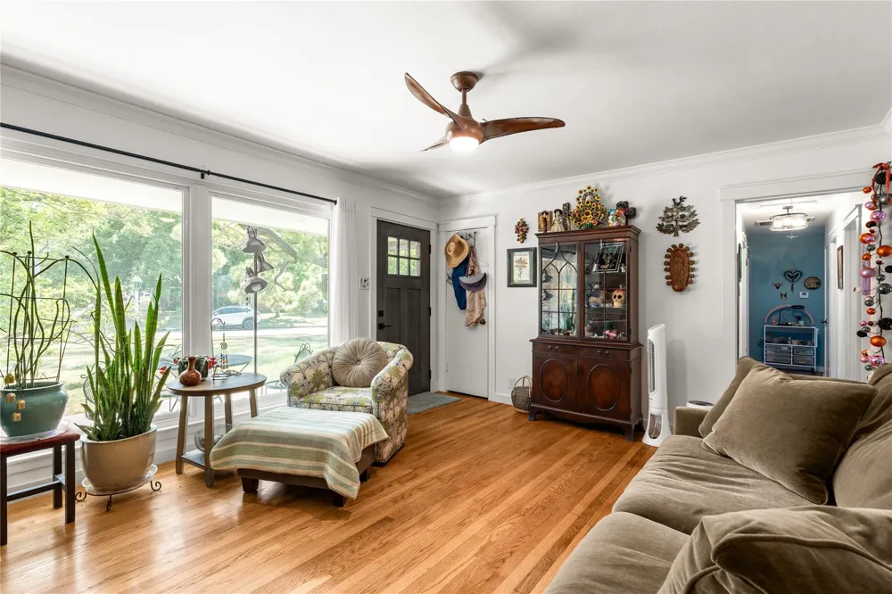 5831 Burr Oak Drive Houston, TX 77092
