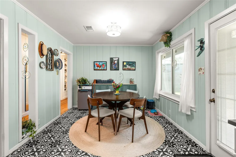 5831 Burr Oak Drive Houston, TX 77092