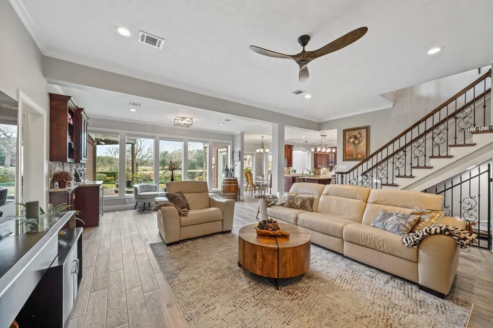 25 The Oval Street Sugar Land, TX 77479