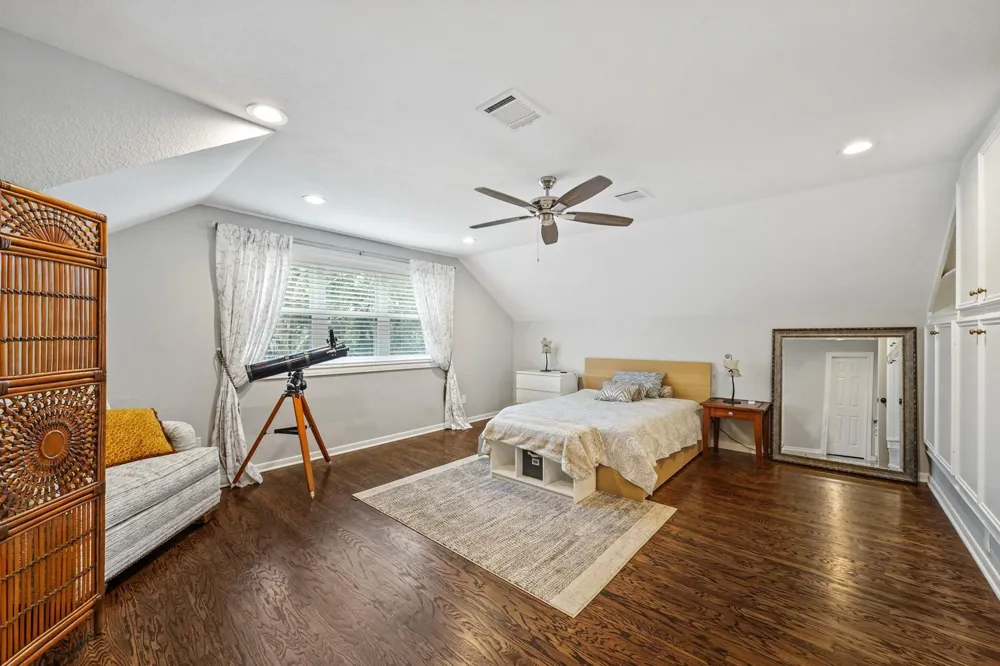 25 The Oval Street Sugar Land, TX 77479