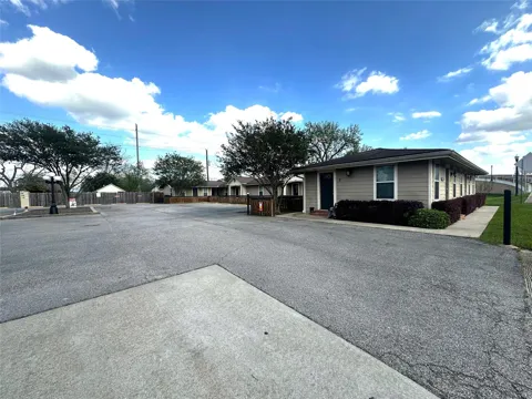 507 Houston Street #4