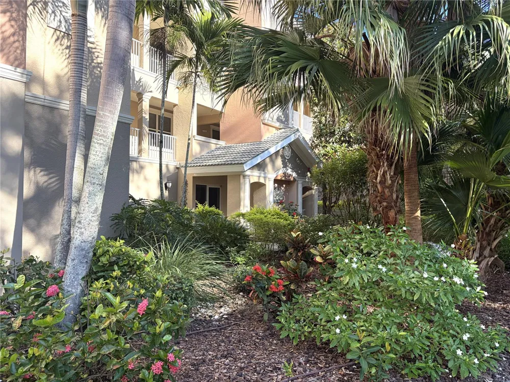 5122 MANORWOOD DRIVE #4B Sarasota, FL 34235