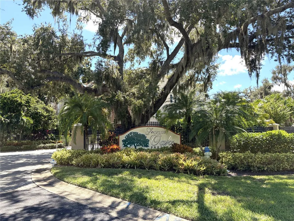 5122 MANORWOOD DRIVE #4B Sarasota, FL 34235