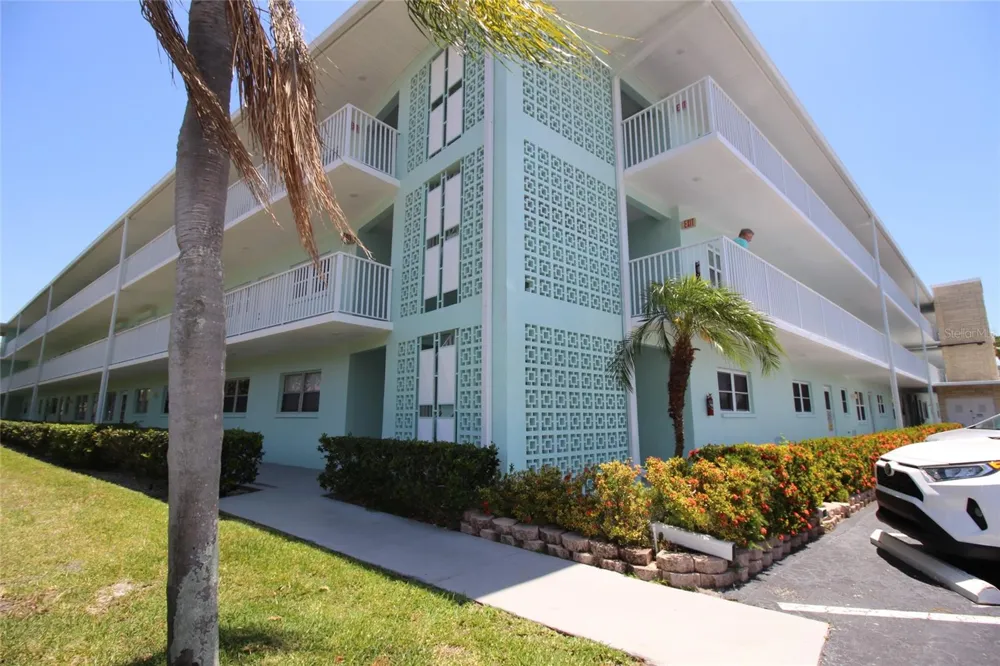 1819 SHORE DRIVE S #APT 106 South Pasadena, FL 33707