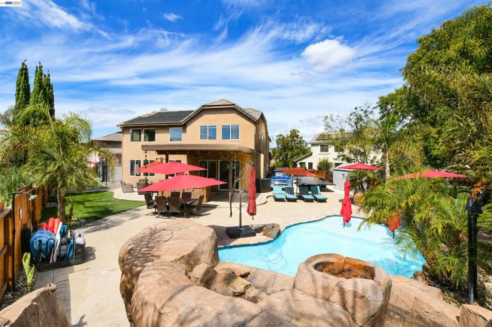 124 Tennyson Ct Discovery Bay, CA 94505