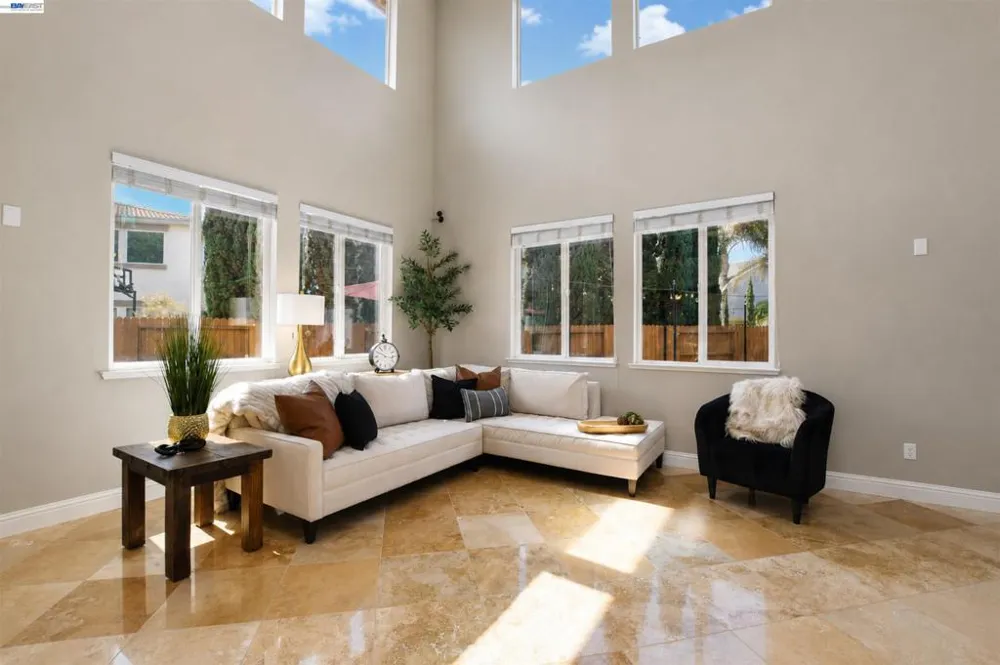 124 Tennyson Ct Discovery Bay, CA 94505