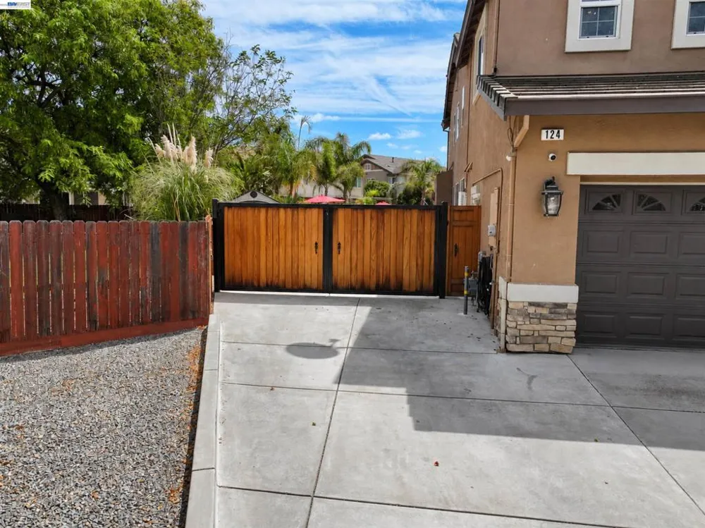 124 Tennyson Ct Discovery Bay, CA 94505