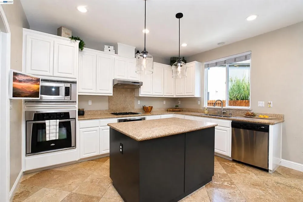 124 Tennyson Ct Discovery Bay, CA 94505