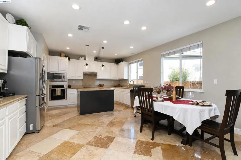 124 Tennyson Ct Discovery Bay, CA 94505