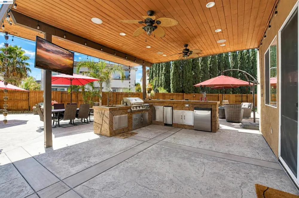 124 Tennyson Ct Discovery Bay, CA 94505