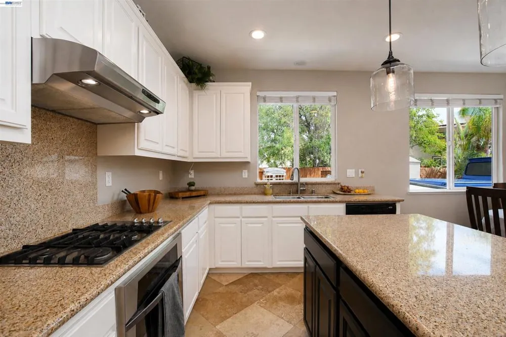 124 Tennyson Ct Discovery Bay, CA 94505