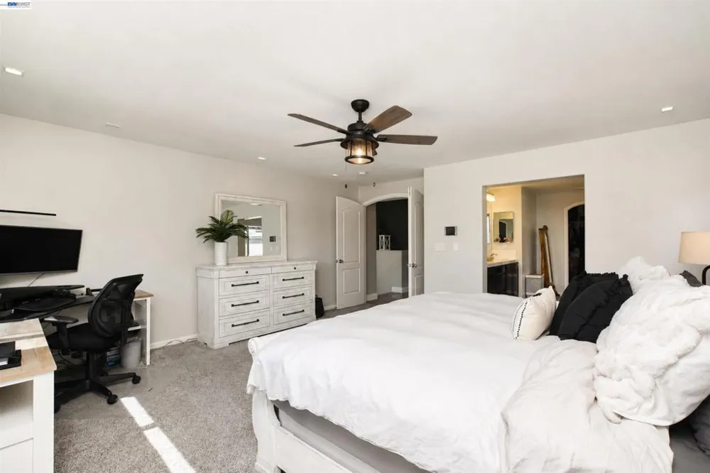 124 Tennyson Ct Discovery Bay, CA 94505