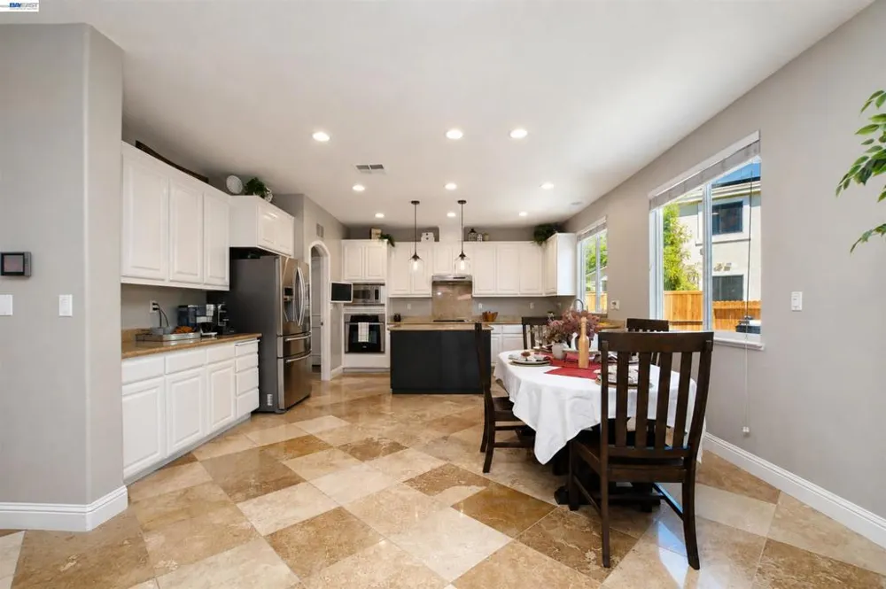 124 Tennyson Ct Discovery Bay, CA 94505