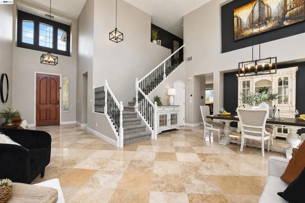 124 Tennyson Ct Discovery Bay, CA 94505