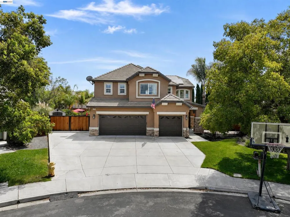 124 Tennyson Ct Discovery Bay, CA 94505