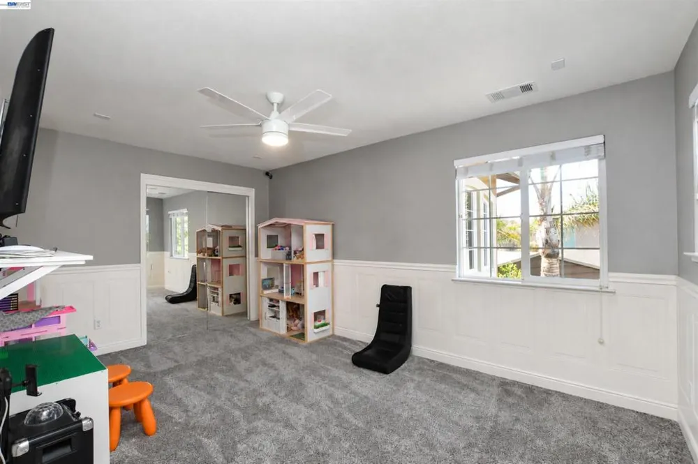 124 Tennyson Ct Discovery Bay, CA 94505