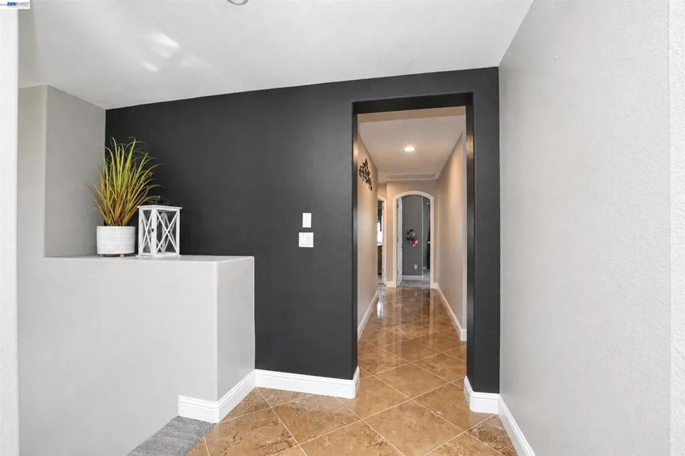 124 Tennyson Ct Discovery Bay, CA 94505