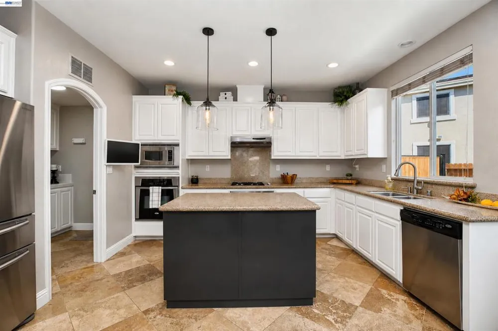 124 Tennyson Ct Discovery Bay, CA 94505